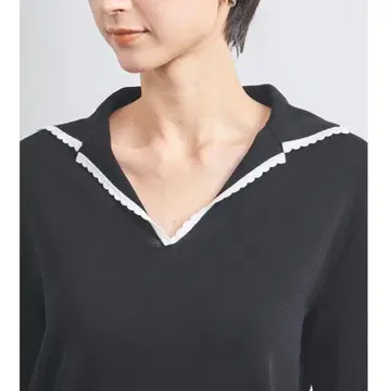 [ 완판템 ] 스캘럽 레이스 세일러 카라 니트