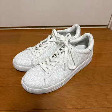 마이클코어스 스니커즈 화이트