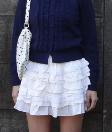 새상품 fekete 프릴 미니 스커트 인빵 포함