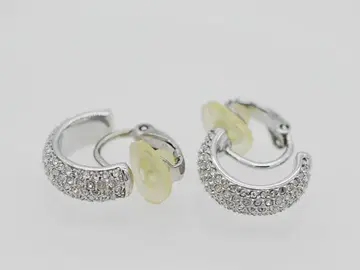 스와로브스키 SWAROVSKI 크리스탈 파베 귀찌 실버 계열