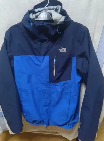 더 노스페이스 후드 부착 자켓 파랑/네이비