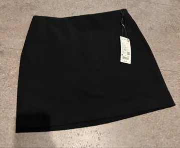 [택 포함 새상품] 유니클로 스코트 M 사이즈