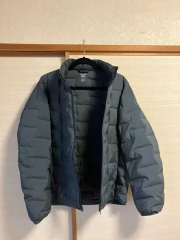 유니클로 퍼프 테크 자켓 다크 그린