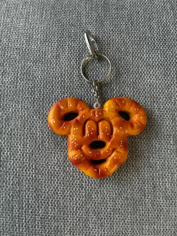 [ 해외 디즈니 ] 미키마우스 프레첼 모양 키링