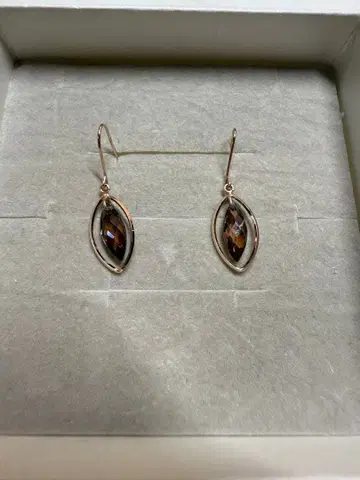 츠츠미 K10 멀티 컬러 스톤 오벌 귀걸이