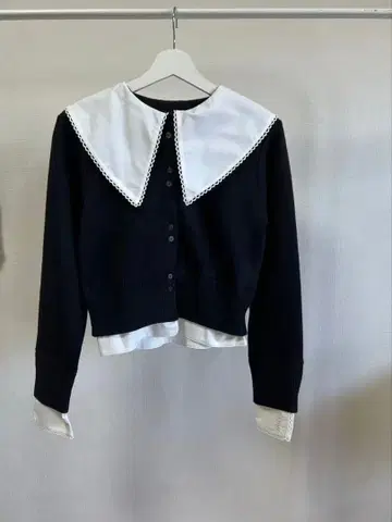 Bibiy. PATTY PILGRIM TOP 블랙 새상품