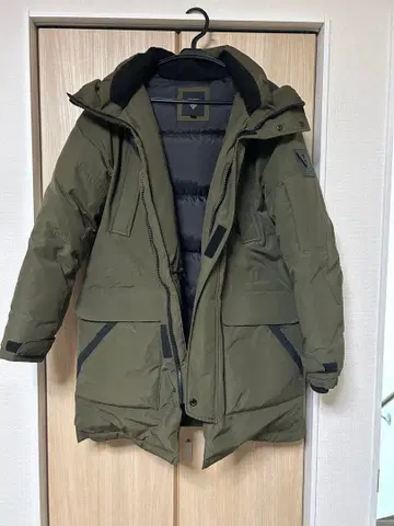 guess 다운 자켓 후드 부착