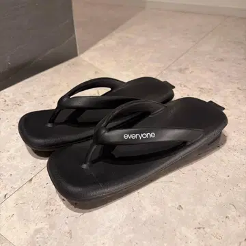 모두 블랙 샌들