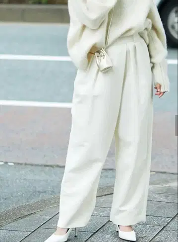 개럴개런트 턱 와이드 팬츠 화이트 M 사이즈