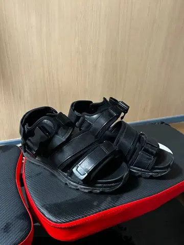 HARE 블랙 스포츠 샌들 조정 가능