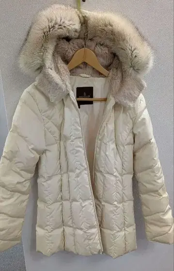 MONCLER 아이보리 다운 자켓