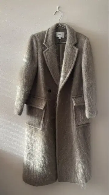 HYKE 하이크 모헤어풍 더블 브레스트 롱 코트