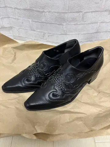 JEANASIS 웨스턴 힐 슈즈 블랙 MEDIUM