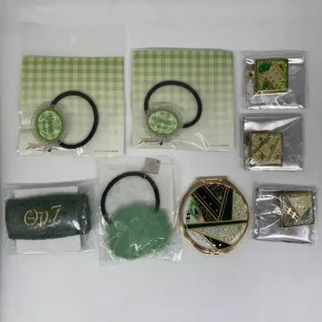 아이나나 니카이도 야마토 거울, 브로치, 머리끈, 리스트 밴드