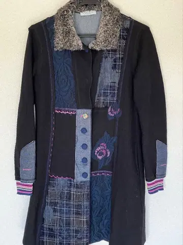 새상품급 이탈리아제 디자인 코트 46