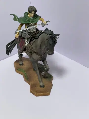 진격의 거인 리바이 피규어 승마