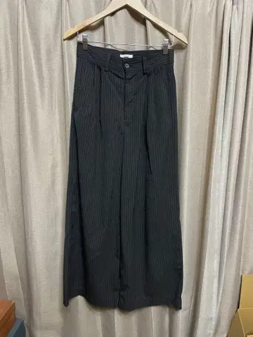 무료배송 SINSS Two tuck wide straight stripe