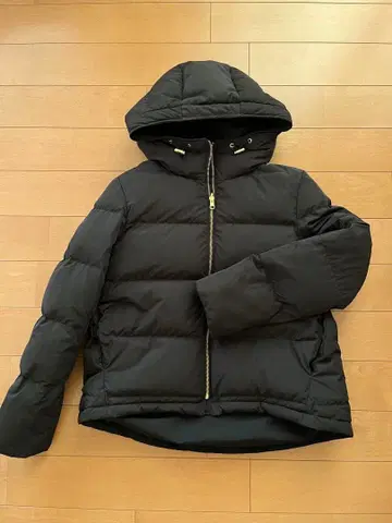 [ 어반 리서치 ] 블랙 후드 부착 다운 자켓