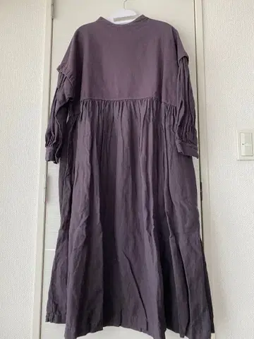 네스트로브 절개 개더 원피스