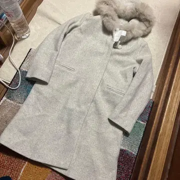 엠마 제이미 그레이 퍼 롱 코트