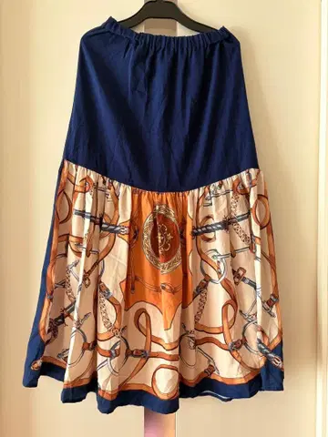 스카프 패턴 플레어 스커트 F 사이즈 네이비/오렌지