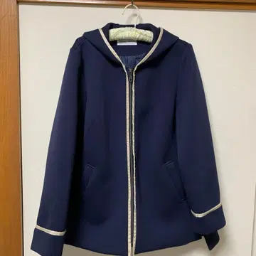 알파벳 알파벳 후드 부착 네이비 아우터