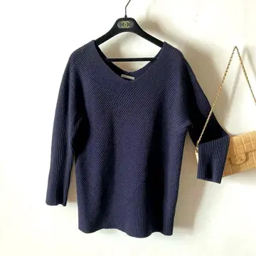 띠어리 럭스*복슬복슬 울 루즈 변형 리브 니트