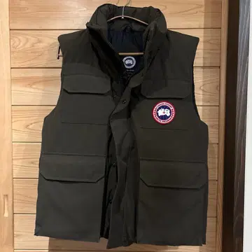 CANADA GOOSE 다운 베스트