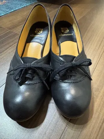 chausser 블랙 리본 포함 미들힐 펌프스