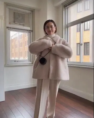 OHGA 에코 무스탕 코트 베이지 2023년 정품