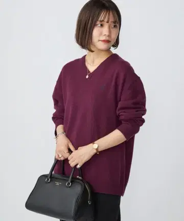 [ SHIPS ] 원 포인트 로고 자수 12 게이지 스쿨 V넥 니트