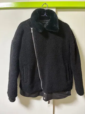 보아 소재 라이더 자켓풍 무스탕 코트