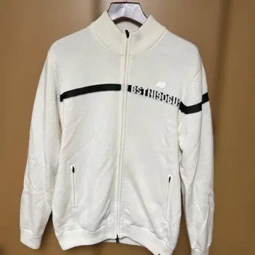 뉴발란스 화이트 자켓