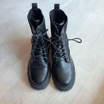 블랙 부츠 2회 사용 새상품급 109 구매 M 23~23.5cm