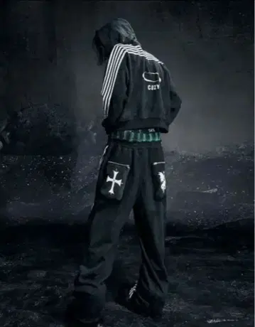 cozyworldwide royal night club 맨투맨