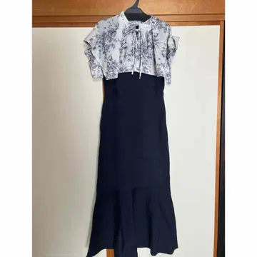 SNIDEL 케이프 디자인 니트 도킹 원피스