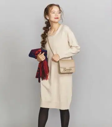 b&y 코튼울 V넥 니트 원피스