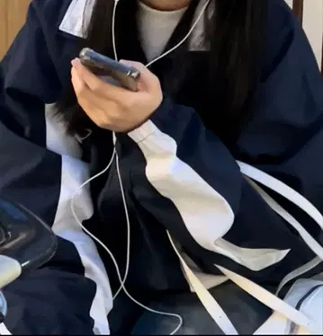 Yonger Song 자켓 M 사이즈