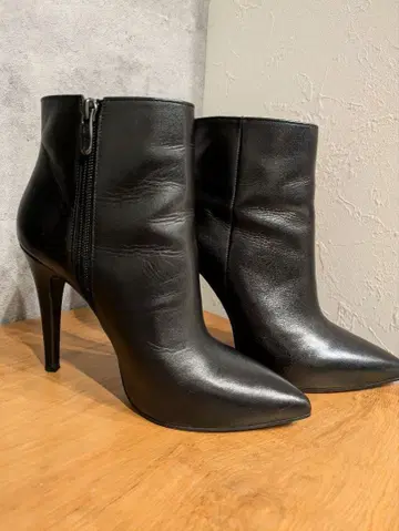 DIANA 블랙 가죽 하이힐 부츠