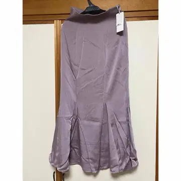 SNIDEL 백 새틴 머메이드 스커트