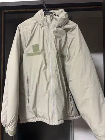 베이지 후드 부착 다운 자켓 M