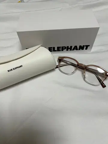 BLUE ELEPHANT 안경
