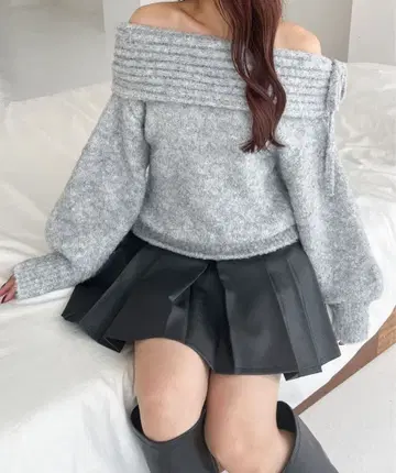 Heather 부클레 오프숄더 니트 그레이