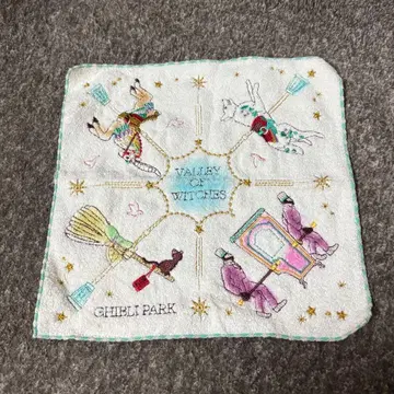 새상품 지브리파크 한정품 13인의 마녀단 마녀의 계곡 손수건