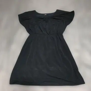 stefis 블랙 반팔 무릎 기장 원피스