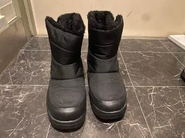 퍼 달린 블랙 숏부츠