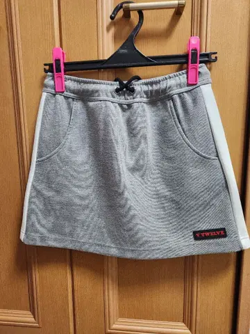 V TWELVE 그레이 스포츠 스커트