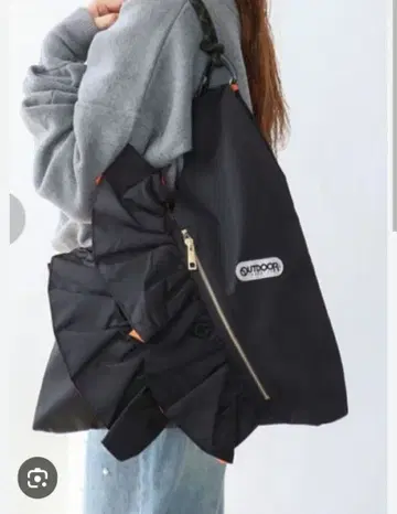 RISLEY x OUTDOR 콜라보 나일론 트라이앵글 프릴 백