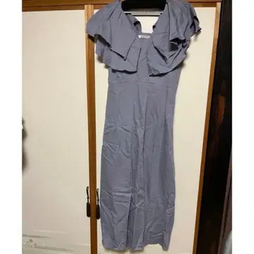 SNIDEL 프릴 칼라 슬리브리스 원피스