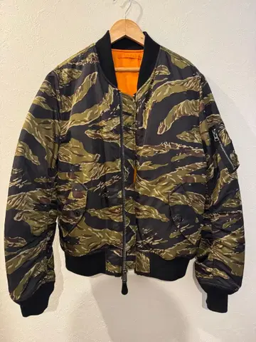 ALPHA INDUSTRIES 카모플라쥬 MA-1 플라이트 자켓